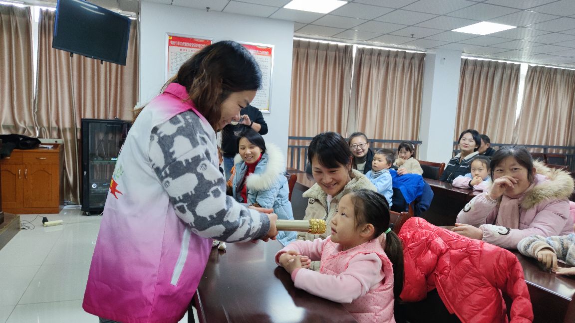 學(xué)齡前兒童趣味手工課堂