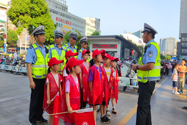 “我是小小交警”未成年人暑期社會(huì)實(shí)踐活動(dòng)